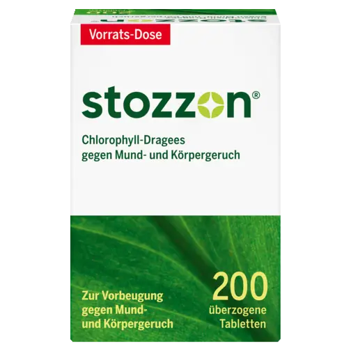 Eine Verpackung von Stozzon Chlorophyll-Dragees gegen Mund- und Körpergeruch. Die Vorderseite zeigt die Aufschrift "Vorrats-Dose" und "200 überzogene Tabletten" auf einem grünen Hintergrund mit Blattmotiven.